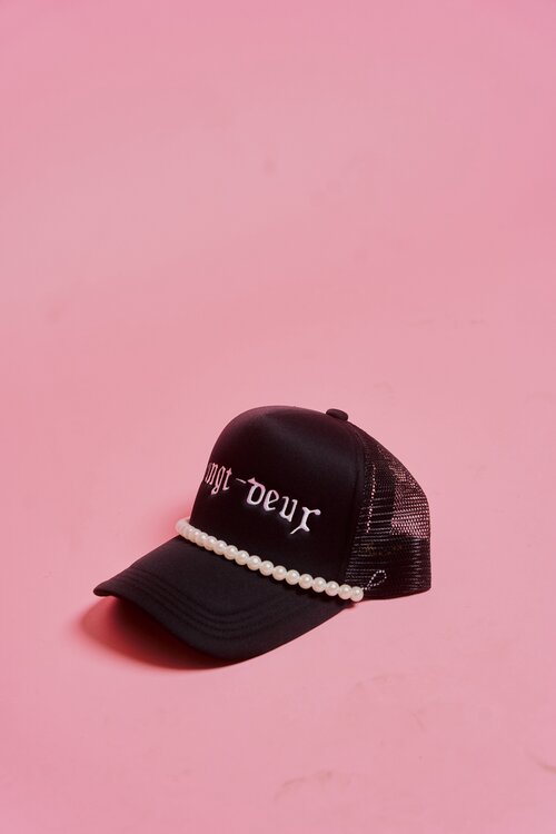 VINGT-DEUX HAT