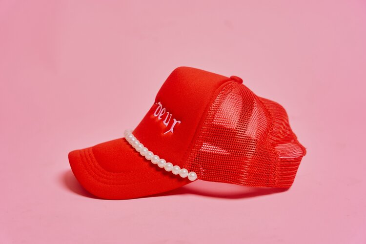 VINGT-DEUX HAT